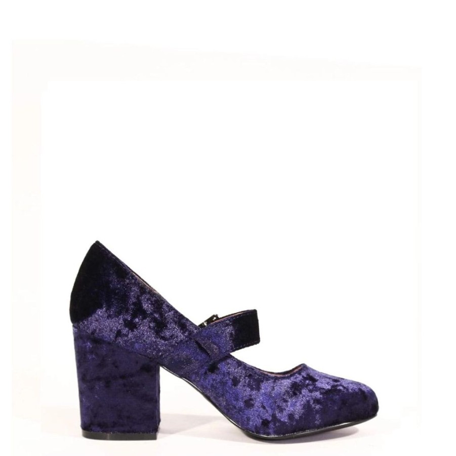 Women Chelsea Crew Close Toe Heels | Oksana Navy