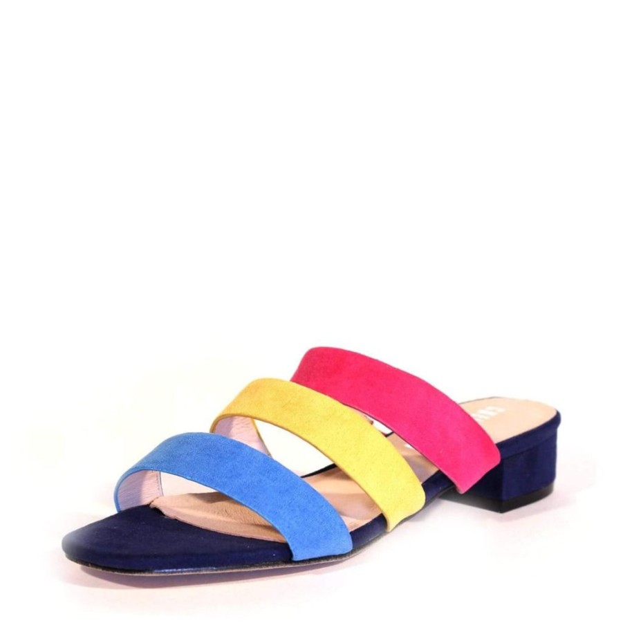 Women Chelsea Crew Flat Sandals | April