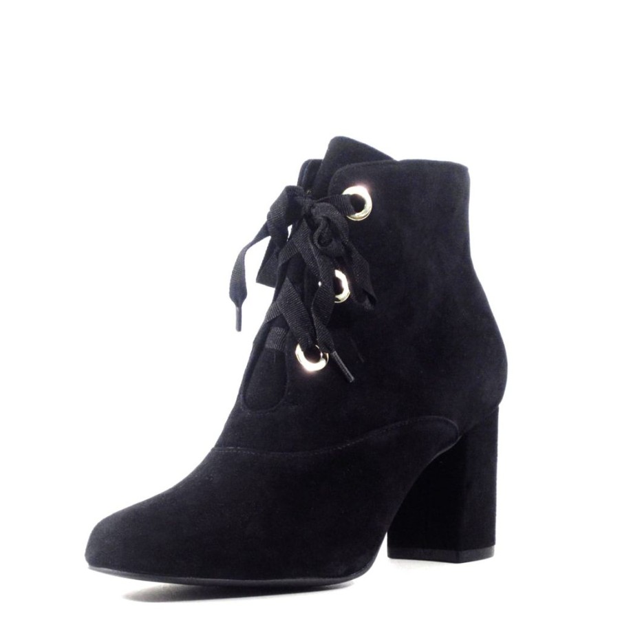 Women Chelsea Crew Booties | Flynn