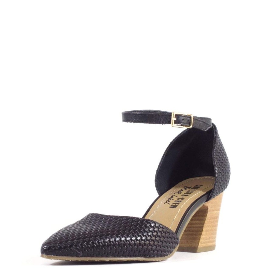 Women Chelsea Crew Close Toe Heels | Miracle