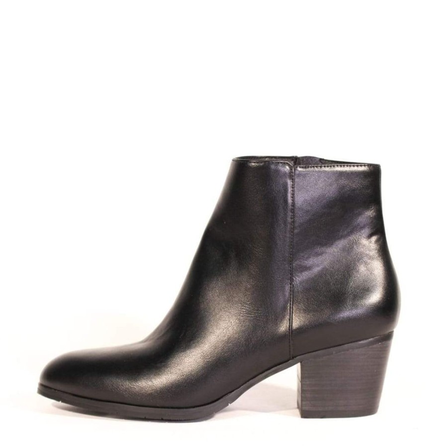 Women Chelsea Crew Booties | Remy