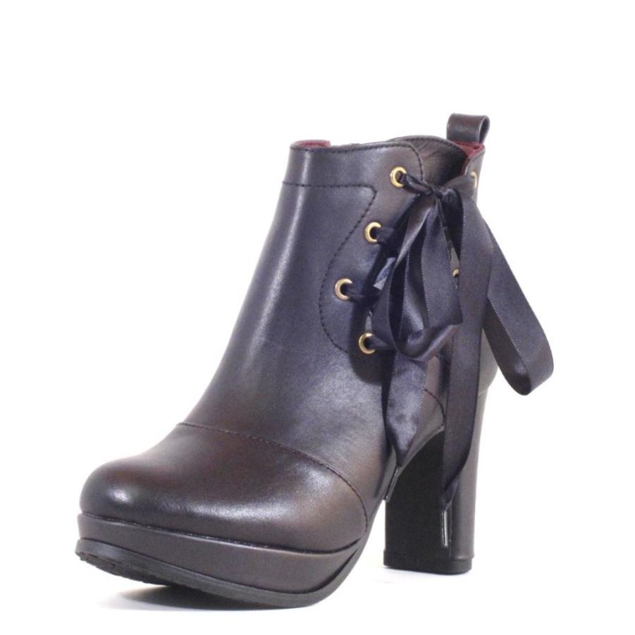 Women Chelsea Crew Booties | Guilty