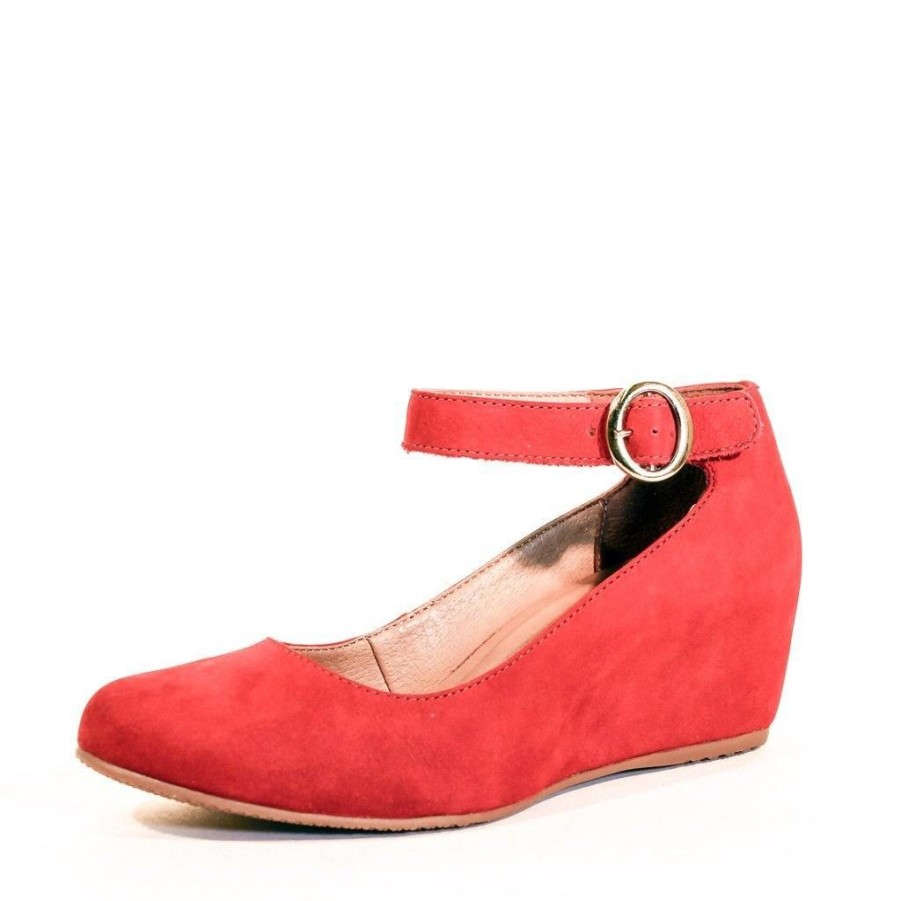 Women Chelsea Crew Close Toe Heels | Romina Red