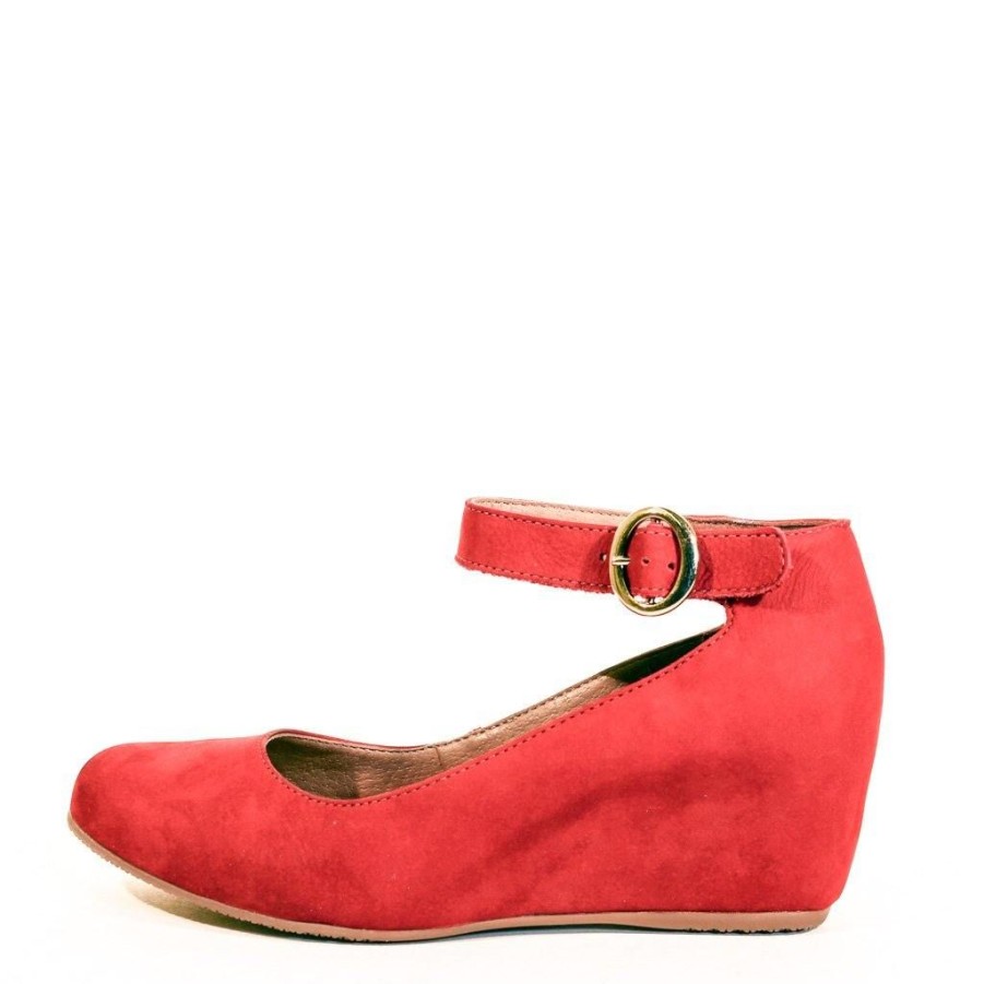 Women Chelsea Crew Close Toe Heels | Romina Red