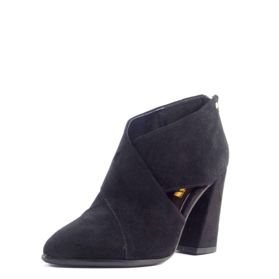 Women Chelsea Crew Booties | Christina